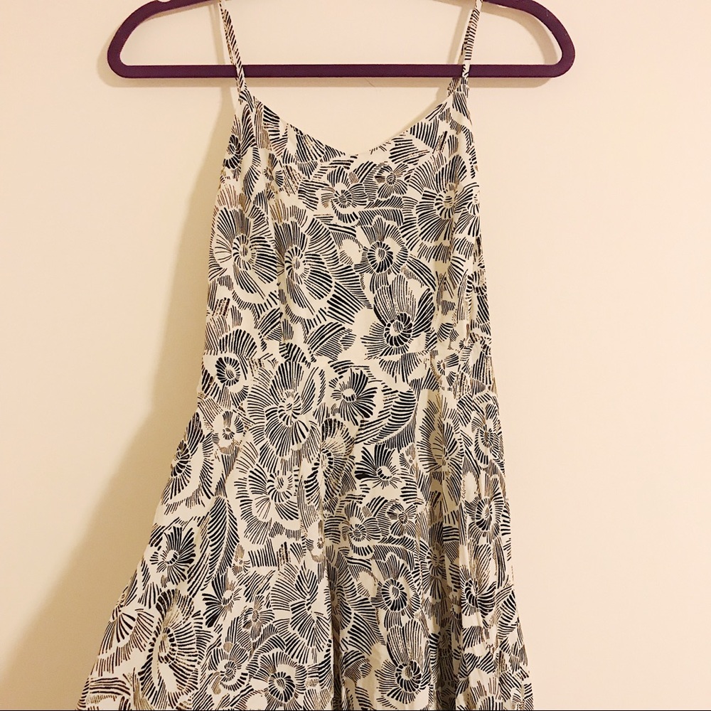 Old Navy black and white floral dress